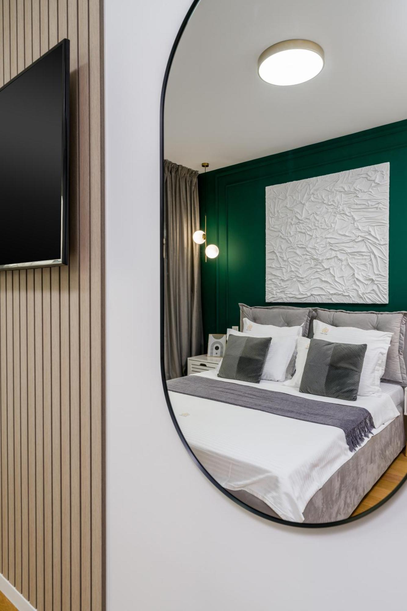 Mido With Private Parking & Self-check-in Bukarest